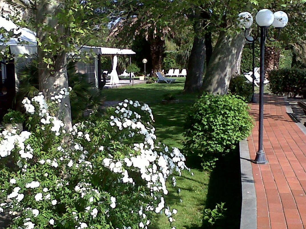 Hotel Eden Sul Lago Больсена Экстерьер фото