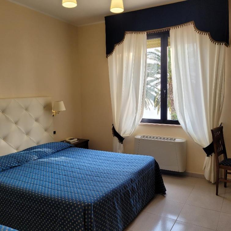 Hotel Eden Sul Lago Больсена Экстерьер фото